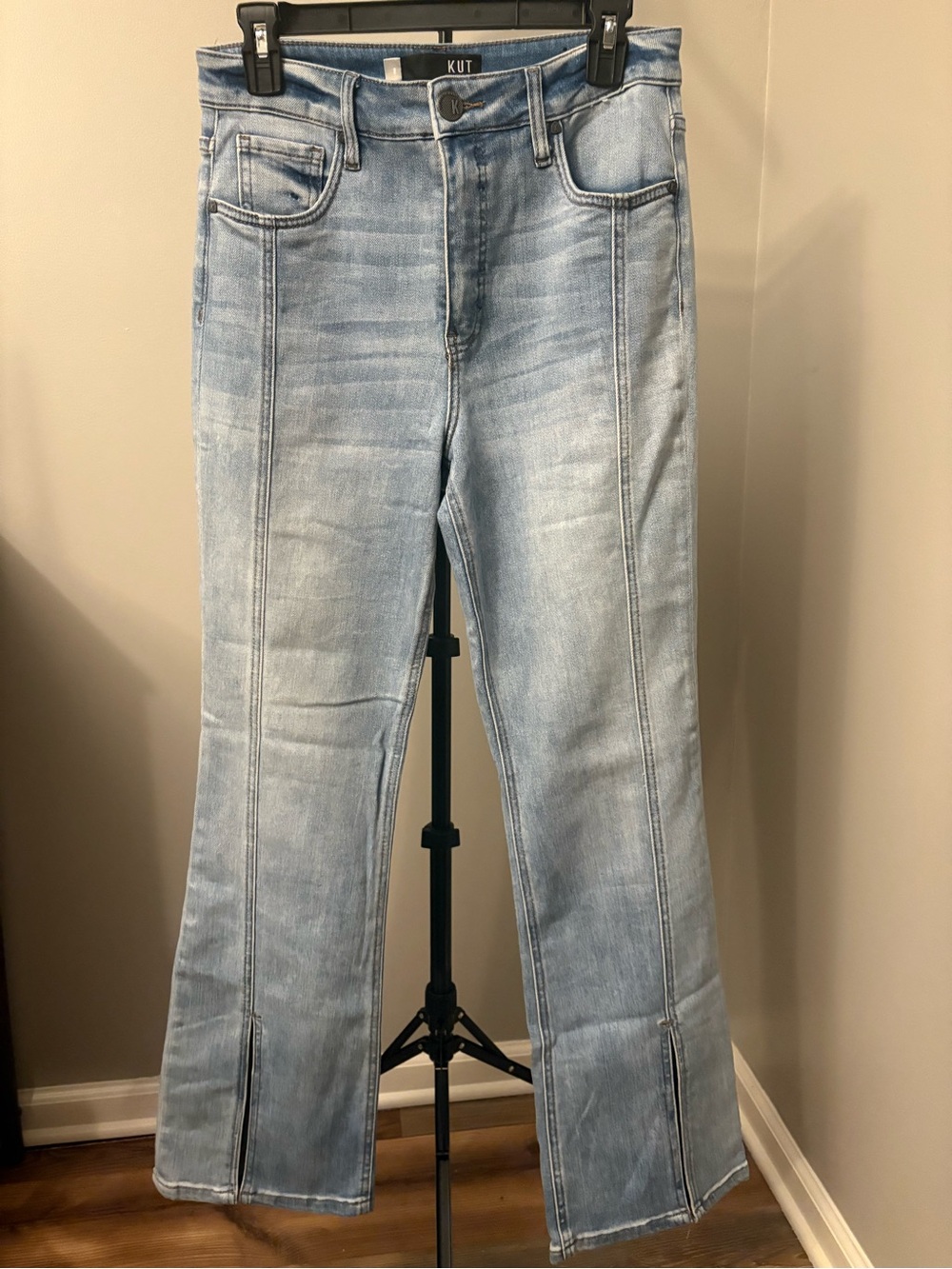 Kut from the Kloth Size 8 Light Wash Kelsey High Rise Flare Jeans